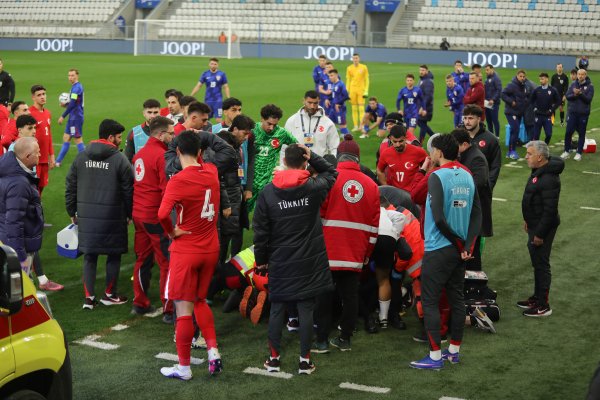 Šokantne scene na ključnoj utakmici Hrvatske za EP: Izbornik Turske se srušio, pogledajte kaos