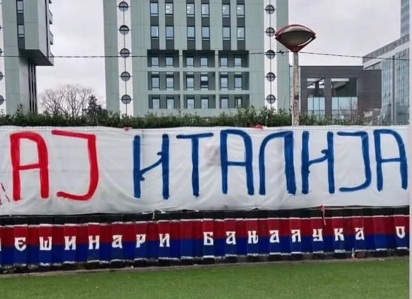 Navijači Borca u Banjoj Luci razvili poruku podrške Italiji uoči dvoboja s BiH