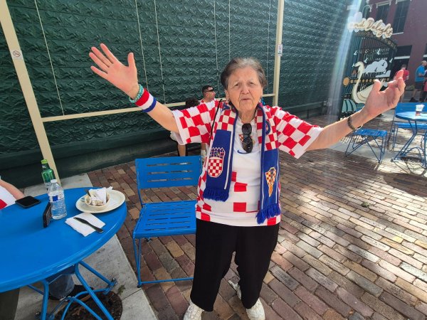 Zbog Hrvatske, baka od 87 godina obući će Modrićev dres i prvi put otići na stadion: 'Nekad sam prevodila Titu...'