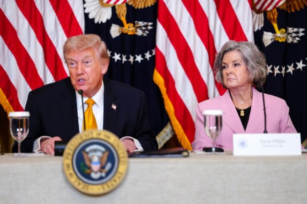 Trumpova najmoćnija operativka: Suradnici Trumpu prikazuju uljepšanu sliku stanja u Iranu