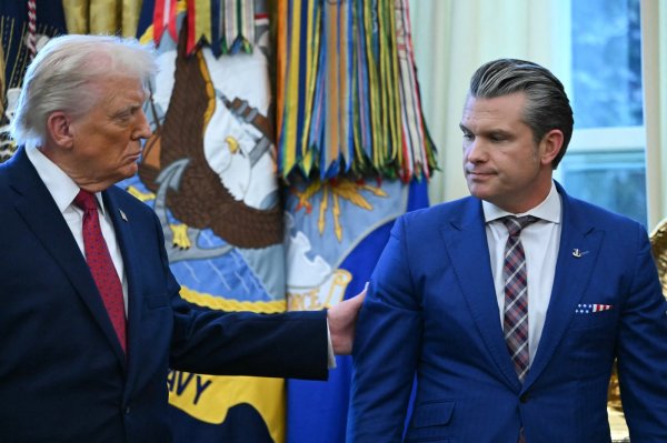 Time objavio insajderski izvještaj: Trump traži izlaz iz rata, Hegseth bio zatečen iranskim potezima