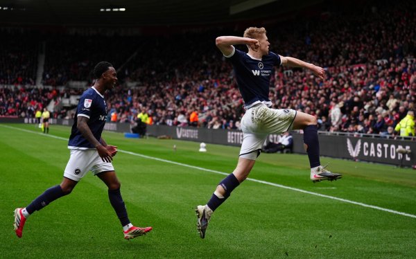 Ma, tko je to na pragu Premier lige? Najveći engleski huligani stigli do prevažne pobjede i skočili na drugo mjesto