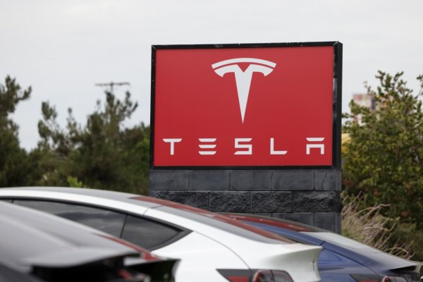 Tesla se oporavlja nakon loše 2025. godine: Porasla im prodaja vozila