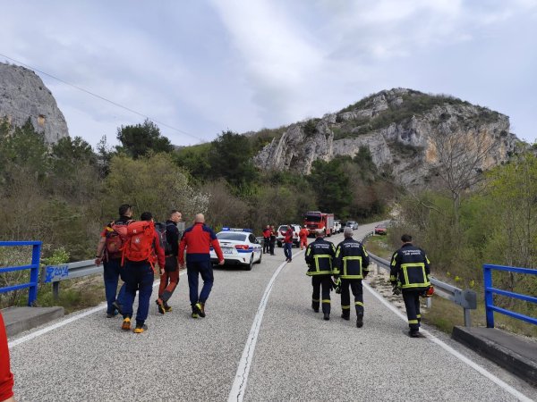 Zipline bez adekvatne opreme: HGSS spašavao Čehe u kanjonu rijeke Čikole