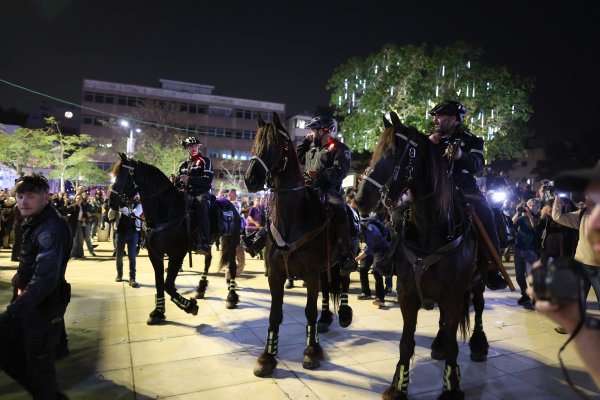 Više od 1000 ljudi u Tel Avivu prosvjedovalo protiv rata s Iranom i Hezbolahom