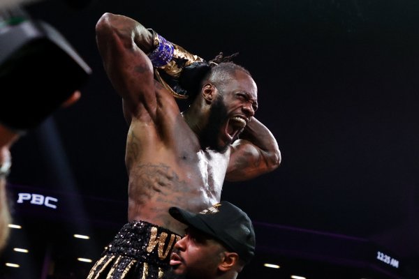 Brutalni rat kakav boks dugo nije vidio: Wilder slavio nakon drame u Londonu