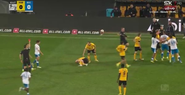 Pogledajte kako je bivši igrač Dinama i Hajduka dobio crveni karton, suparnici poludjeli