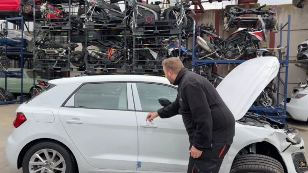 Potpuno novi Audi A1 završio na otpadu: Evo što mu se dogodilo