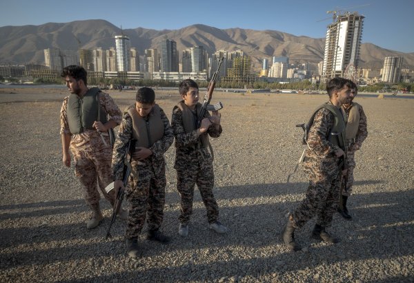 Iran regrutira djecu staru tek 12 godina, tvrde da iskazuju interes za obranom domovine