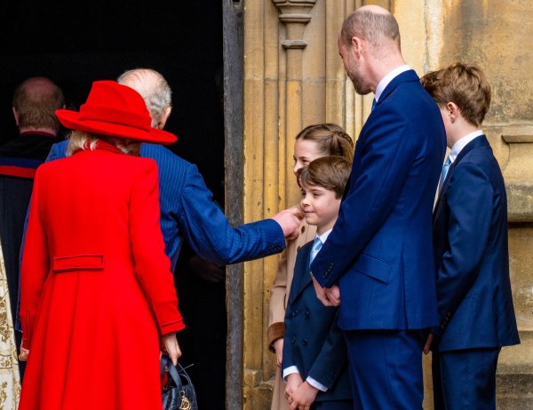 Prekršio protokol: Presladak trenutak kralja Charlesa i princeze Charlotte ispred crkve