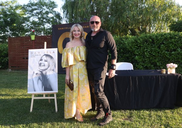 Danijela Martinović i njezin Josip slave četiri godine veze, a ovako su proslavili