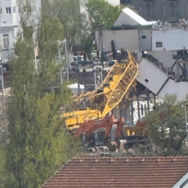 Teška nesreća u Beogradu: Pao kran s teretom od 350 tona, ima žrtava