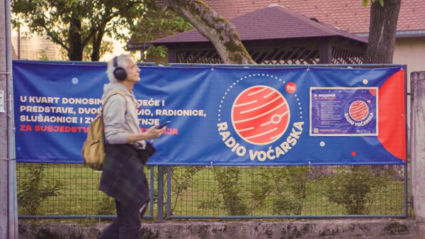 Radio Voćarska slavi stoljeće etera: Šalata ponovo postaje pozornica zvuka, susreta i zajedništva