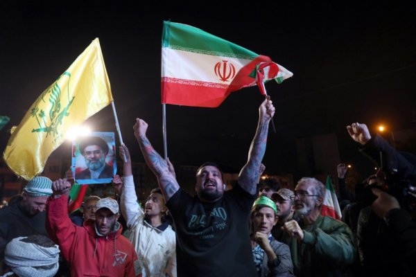 Iranci palili američke i izraelske zastave
