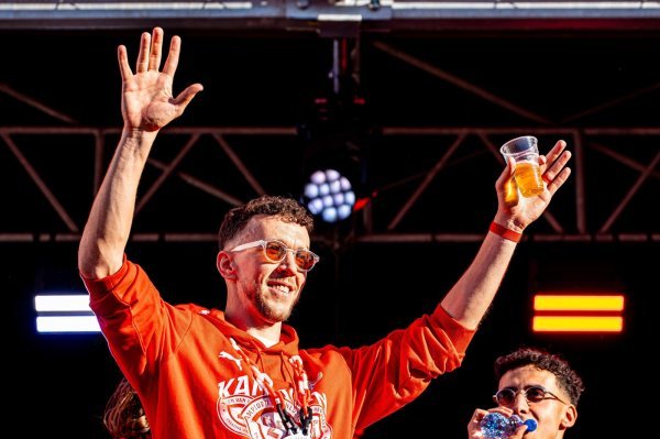 Pogledajte kako je Ivan Perišić zapalio atmosferu na proslavi titule PSV-a