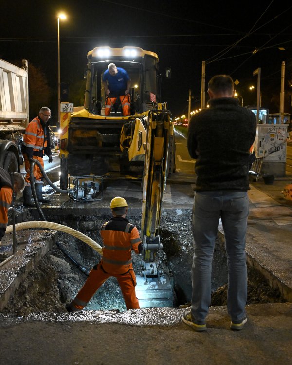 Kaos u Zagrebu: Voda preplavila jedno od najprometnijih križanja
