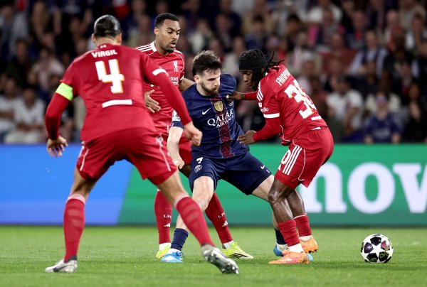 Liverpool se raspao u Parizu, navijači pronašli krivca i 'razapeli' ga