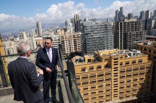 Maxime Prevot na vrhu zgrade belgijskog veleposlanstva u Bejrutu