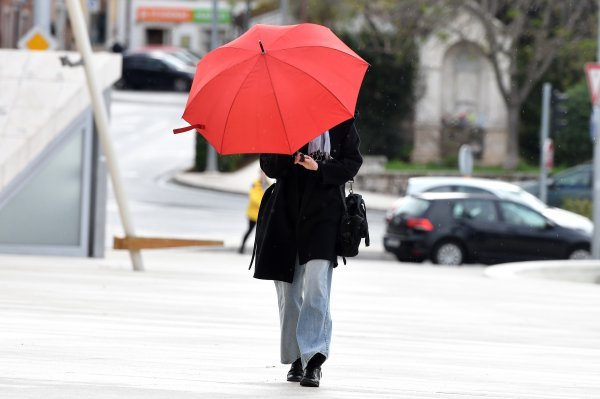 Pred nama je oblačan i kišovit dan, sunce se vraća od srijede