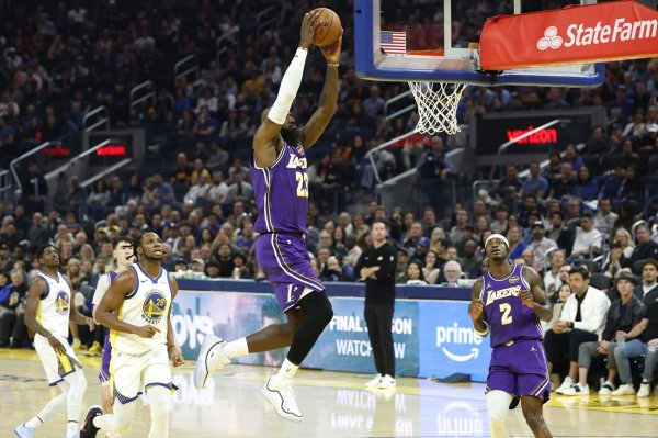 Povijesni trenutak u NBA ligi: Prva asistencija sina ocu, Bronny dodao za zakucavanje LeBronu