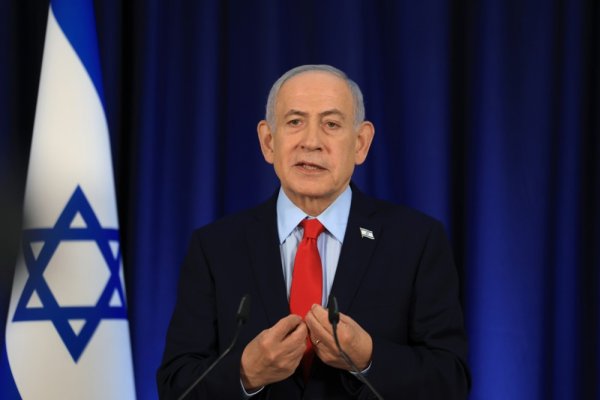 Netanyahu bi trebao u nedjelju na sud zbog korupcije, traži odgodu postupka