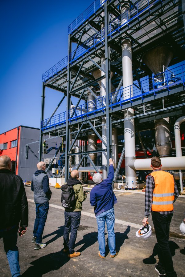 Najimpresivniji dio tvornice je isparivač visok oko 28 metara