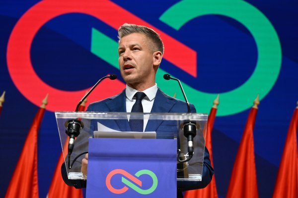 Službeno počinje promjena režima u Mađarskoj: Peter Magyar danas stupa na vlast