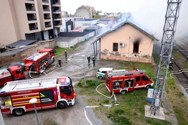 Požar skladišta HŽ-a u Osijeku