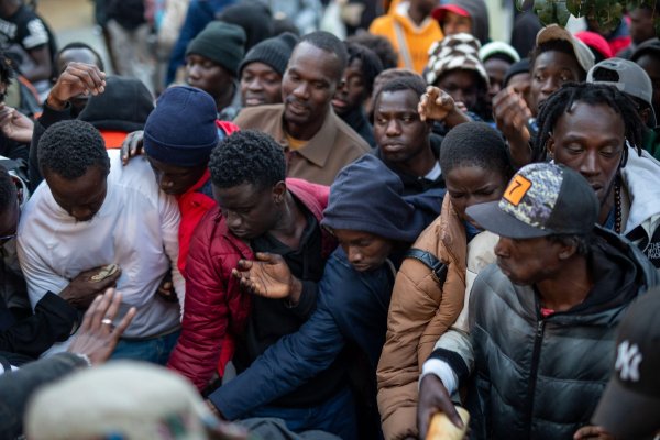 Španjolska odobrava boravak pola milijuna migranata, oporba žestoko protiv