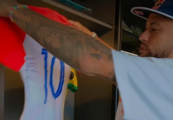 Neymar se hvalio dresovima pa izvadio hrvatski. Pogledajte kako je reagirao