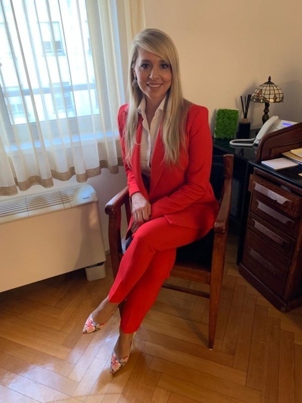 Bolesti &scaron;titnjače ponekad mogu uzrokovati promjene glasa, bilo da je riječ o hipo‑ ili hipertireozi ili povećanoj &scaron;titnjači koja priti&scaron;će grlo i glasnice