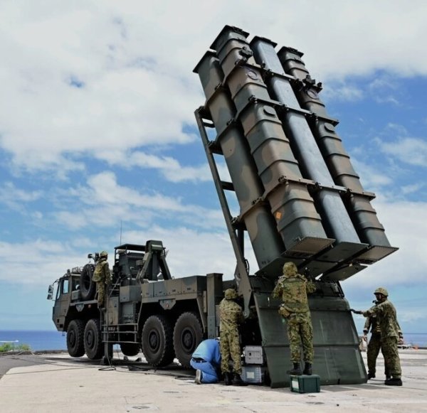 Pripremanje sustava Tip-12 tijekom vježbe s američkom vojskom