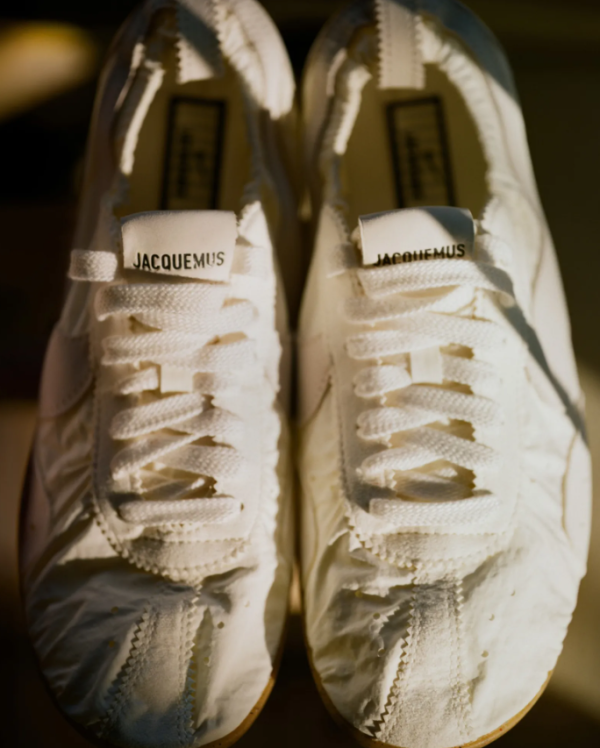Jacquemusova nova verzija Nikeova modela Moon Shoe 
