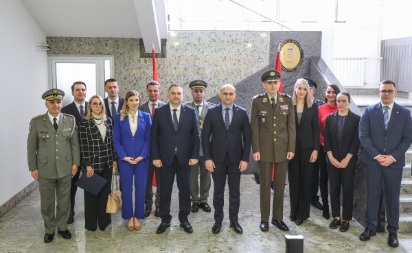 Ivan Anušić s albanskim kolegom Ermalom Nufijem