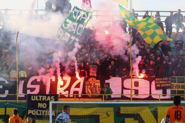 Totalni kaos u Puli. Demoni upali na trening Istre i tražili odlazak trenera