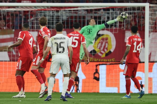 Gledamo najbolju utakmicu ove sezone, padaju rekordi i fantastični golovi