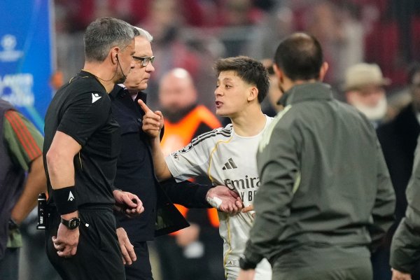 Slovenac svirao kraj, a onda je nastao potpuni kaos: Realovi igrači ga napali, pao i crveni