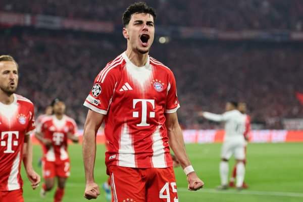 Igrao je dvoranski nogomet i skupljao lopte, Srbi ga nazvali izdajnikom, sad je odveo Bayern u polufinale LP