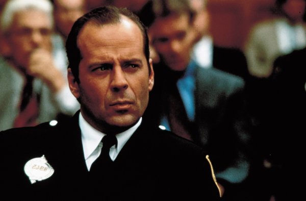 Netflix je iznenada pokorio akcijski film iz 90-ih s Bruceom Willisom i Sarah Jessicom Parker