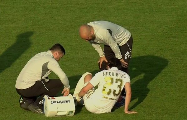 Pogledajte trenutak kada je Krovinović ostao ležati: Morao je napustiti igru