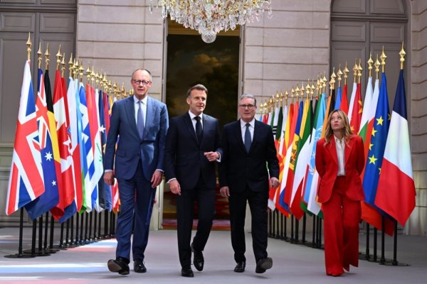 Friedrich Merz, Emmanuel Macron, Keith Starmer i Giorgia Meloni