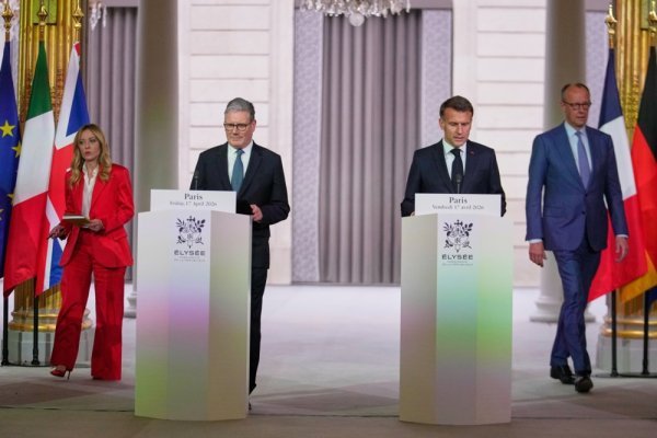 Friedrich Merz, Emmanuel Macron, Keith Starmer i Giorgia Meloni