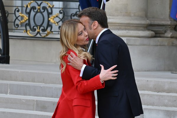 Emmanuel Macron i Giorgia Meloni