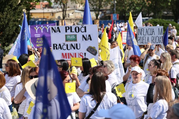 Prosvjed sindikata na Trgu bana Jelačića