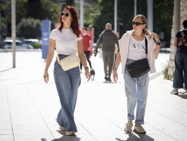 Ako je za vjerovati Šibenčankama, u ormaru se isplati imati običnu bijelu majicu i ovakve traperice