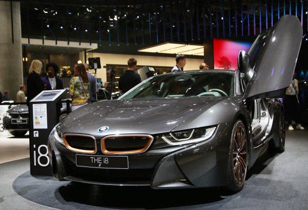 U osam dana kupila 10 luksuznih vozila: Policija otkrila što se krije iza toga