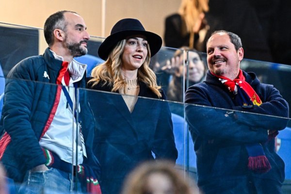 Salis (u sredini) na utakmici nogometnog kluba Genova