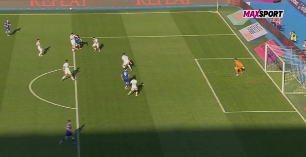 Dinamovci u nevjerici da ovo nije penal: Pogledajte situaciju zbog koje su poludjeli na suca