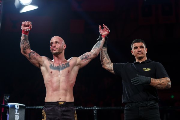 Martinjak brutalno nokautirao srpskog borca: Nakon meča uslijedio potez koji je oduševio regiju