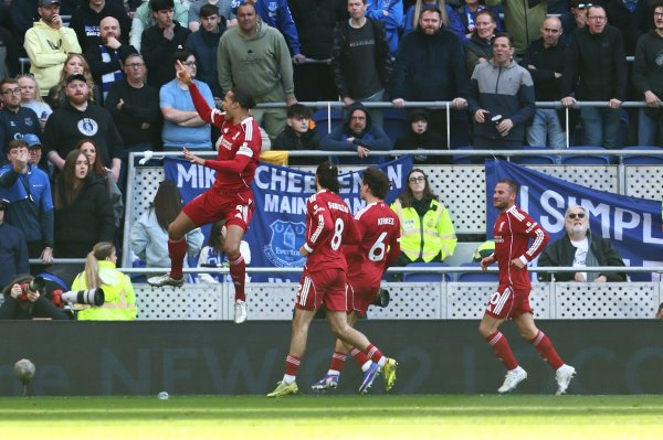 Van Dijk u 100. minuti donio Liverpoolu prevažnu pobjedu u Merseyside derbiju